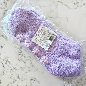 💥4 for $25💥 Avon Cozy Socks